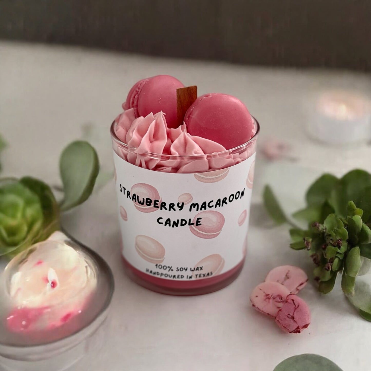 Strawberry Macaroon 11oz Candle